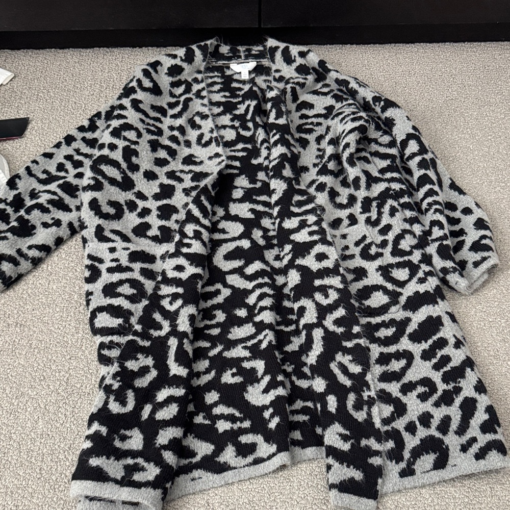 Leopard Print Cardigan - Picture 3 of 3